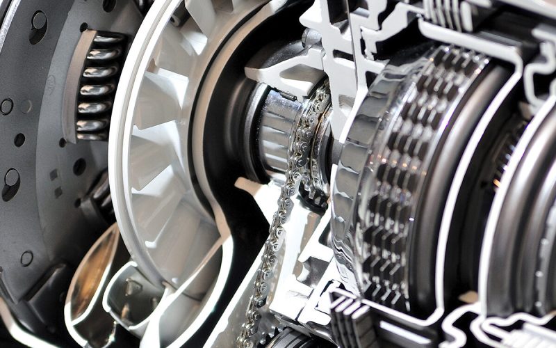 Gearbox and clutch cross-section.